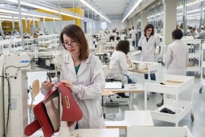 Konveksi Tas Vs Garment Tas